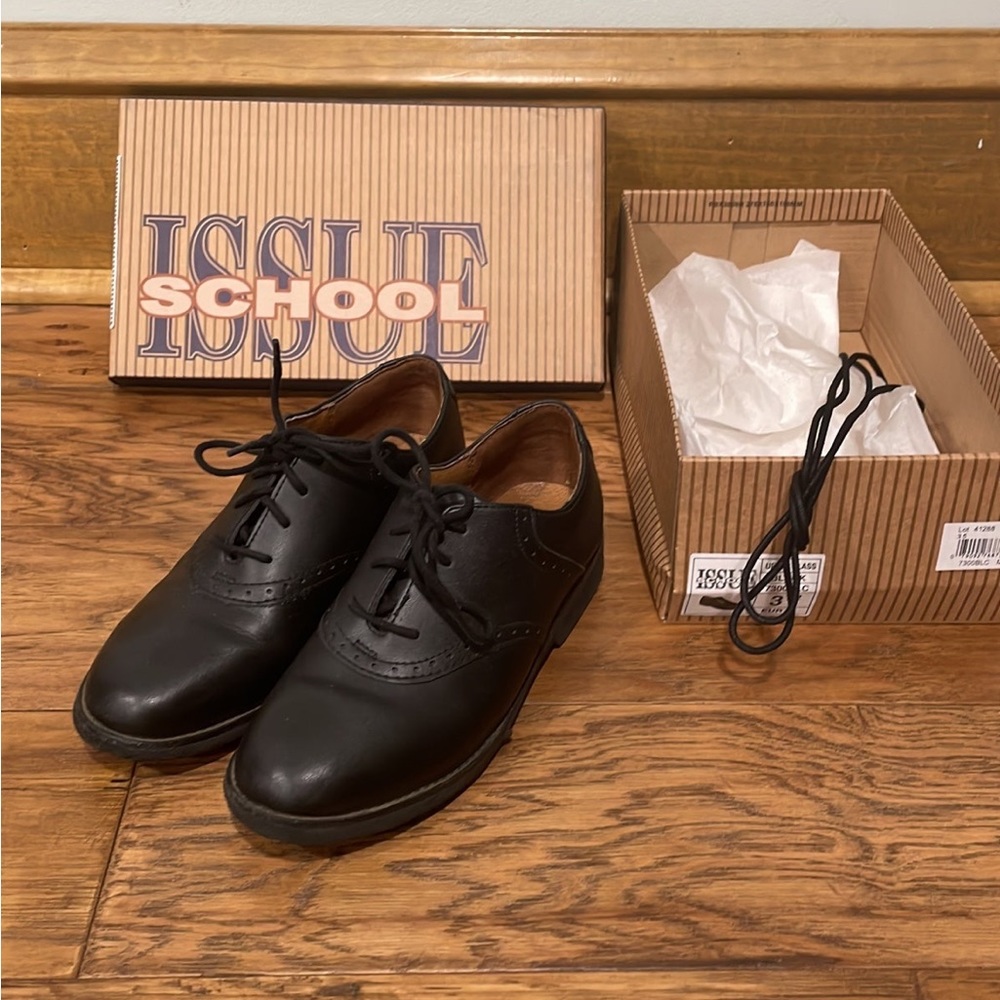 School issue black oxford uniform shoes size 3.5